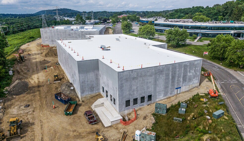 More Photos Of 16 Skyline Dr, Hawthorne Industrial For Sale