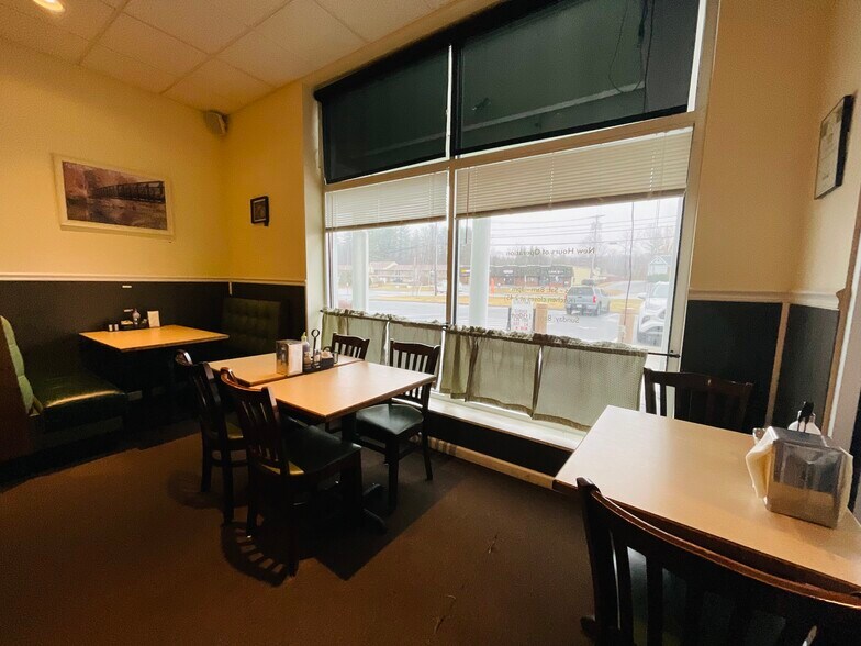 More Photos Of 439 Pittsfield Rd, Lenox Freestanding For Sale