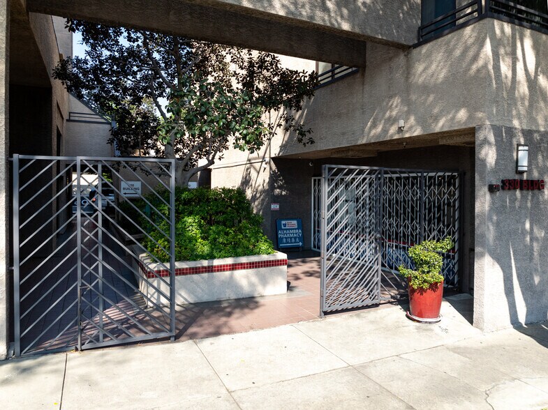 More Photos Of 320 S Garfield Ave, Alhambra Medical For Lease