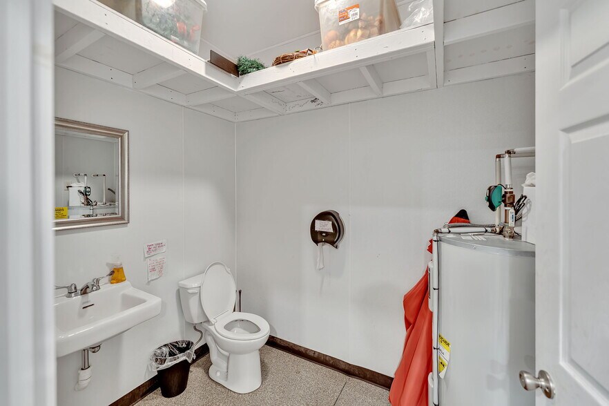 More Photos Of 1908 Old Route 17, Roscoe Restaurant For Sale