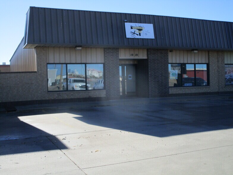 Primary Photo Of 1008-1016 W Mary St, Garden City General Retail For Lease