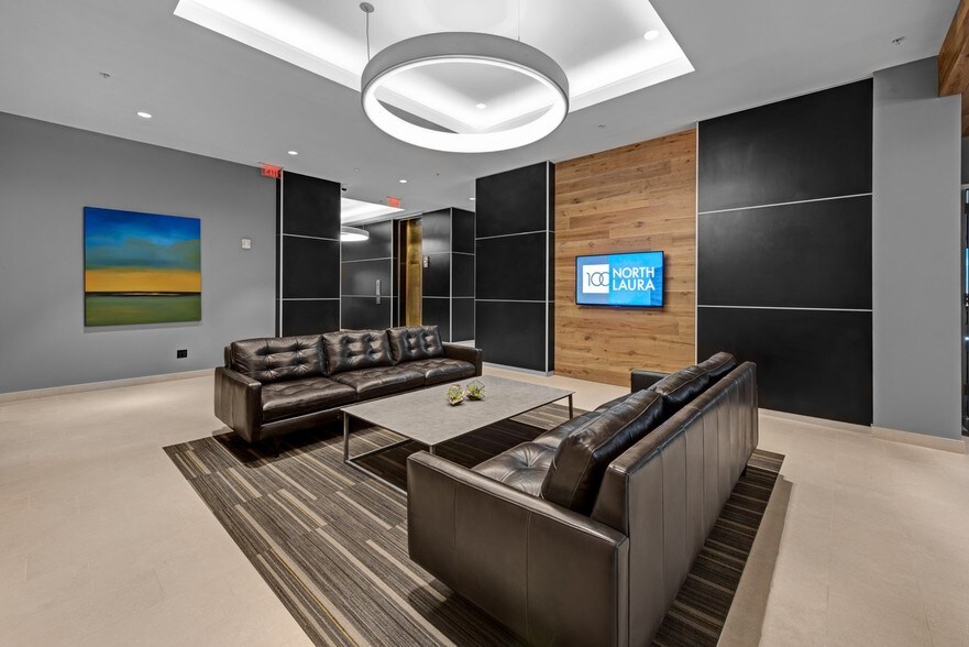 More Photos Of 100 N Laura St, Jacksonville Office For Lease