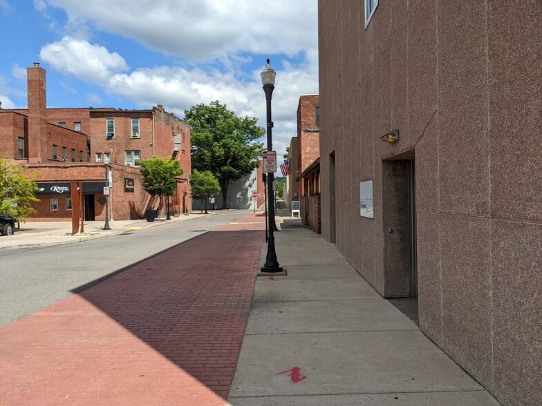 More Photos Of 329 Pine St, Williamsport Office For Sale