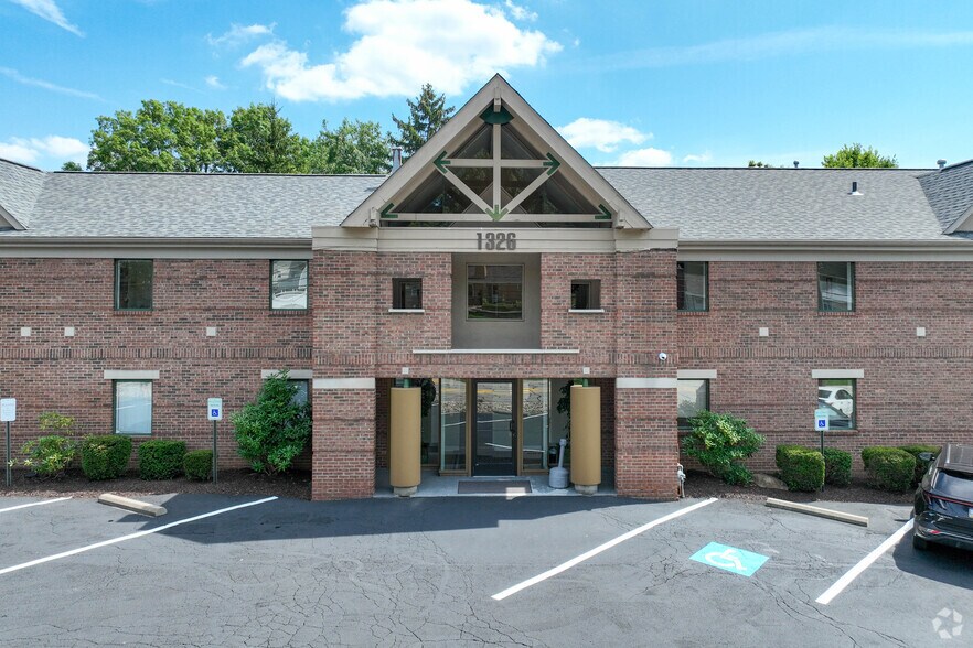 More Photos Of 1326 Freeport Rd, Pittsburgh Medical For Lease