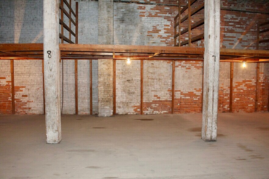 More Photos Of 112 W Pacific Ave, Spokane Warehouse For Sale