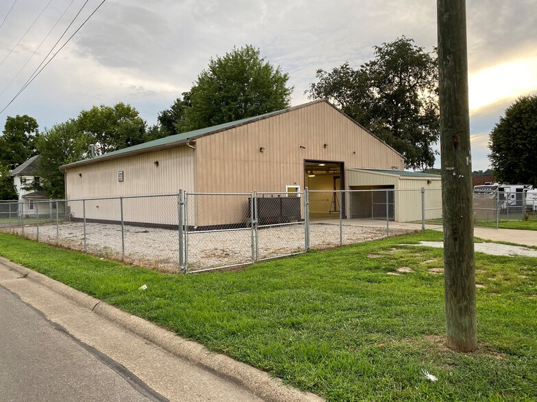 More Photos Of 529 32nd St, Parkersburg Warehouse For Lease