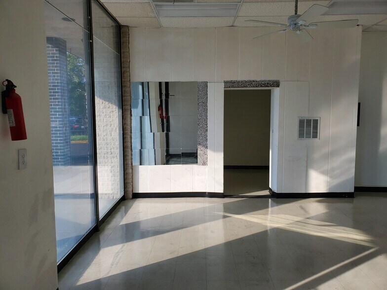 More Photos Of 5612 Saint Barnabas Rd, Oxon Hill Office For Sale