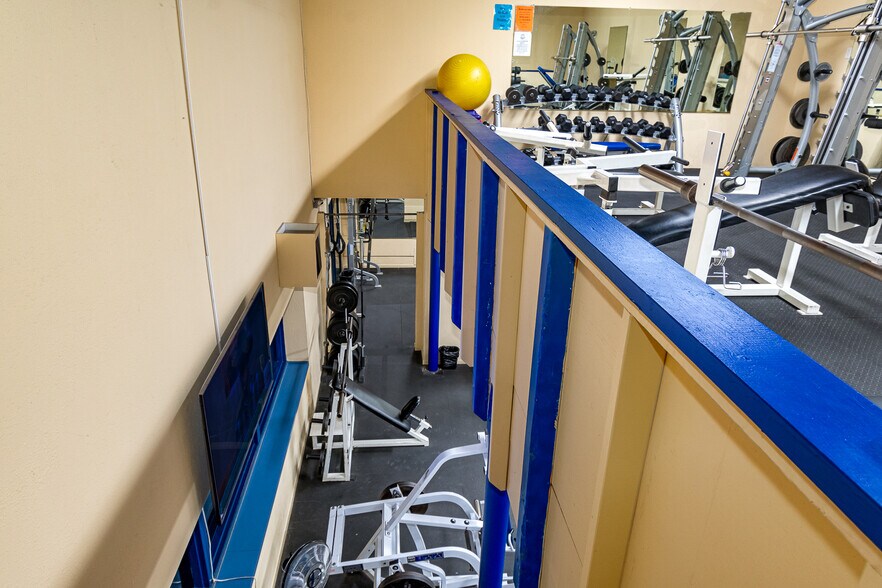 More Photos Of 415 Wingfield St, Ruidoso Health Club For Sale