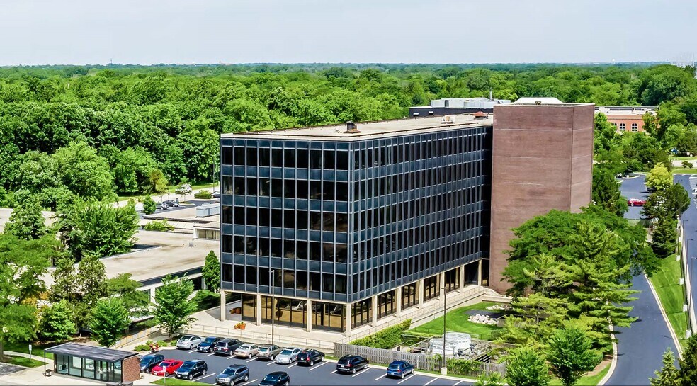 More Photos Of 9855 Woods Dr, Skokie Office For Sale