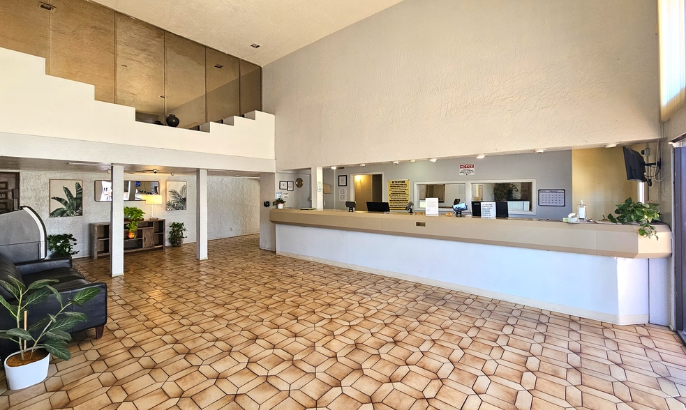 More Photos Of 10402 N Black Canyon Hwy, Phoenix Hotel For Sale
