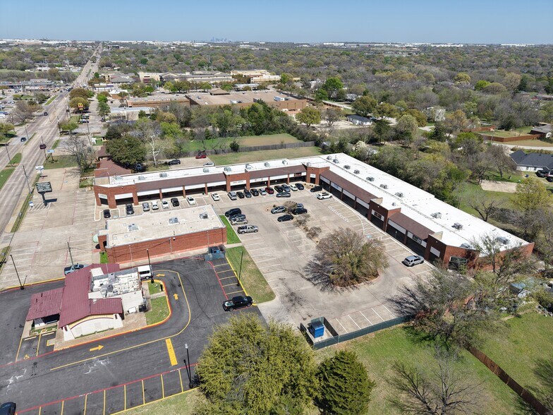 More Photos Of 712 N Hampton Rd, DeSoto Storefront Retail Office For Lease