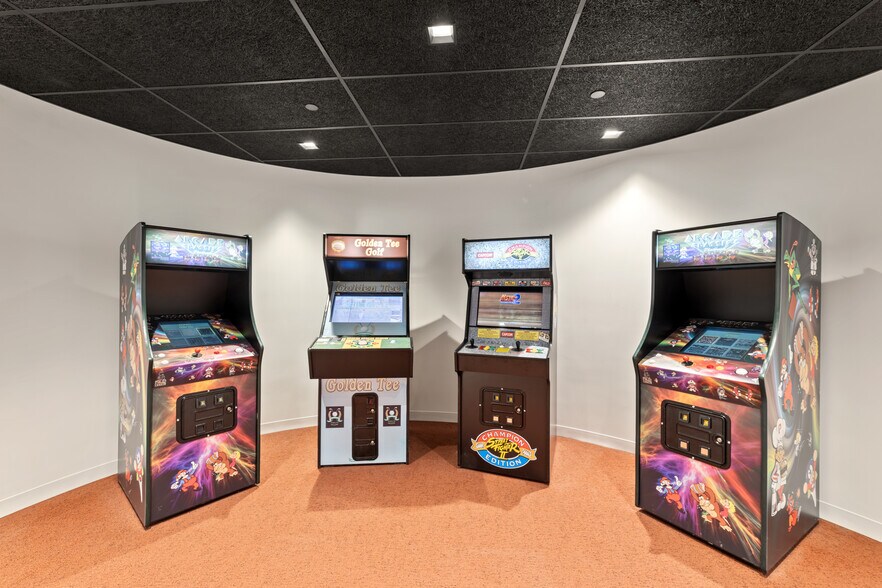 More Photos Of 8350 N Central Expy, Dallas Unknown For Lease