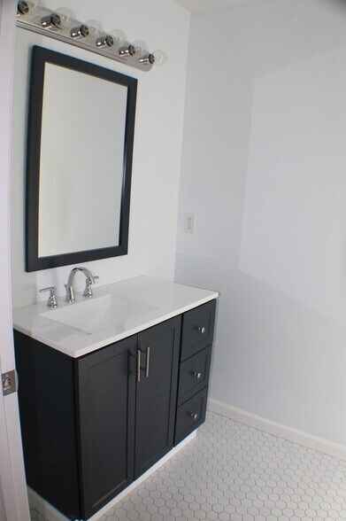 More Photos Of 306 N Live Oak Dr, Moncks Corner Flex For Sale