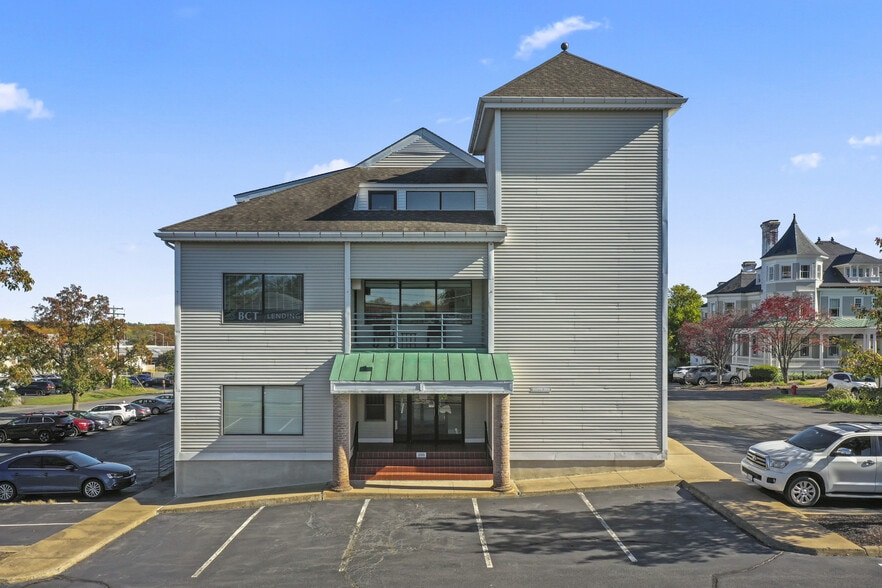 More Photos Of 602 S King St, Leesburg Medical For Sale