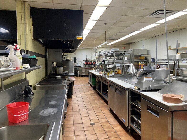 More Photos Of 517 Grand Canyon Dr, Madison Multifamily For Sale