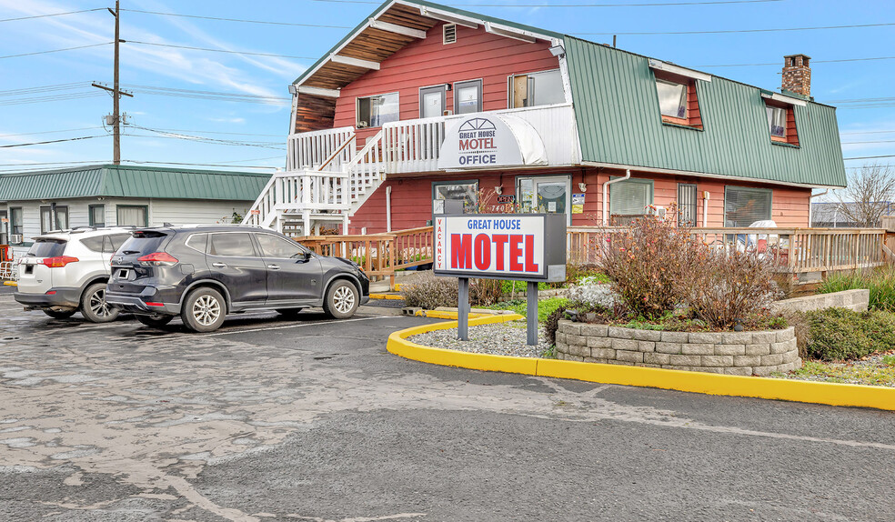 Primary Photo Of 740 E Washington St, Sequim Hotel For Sale