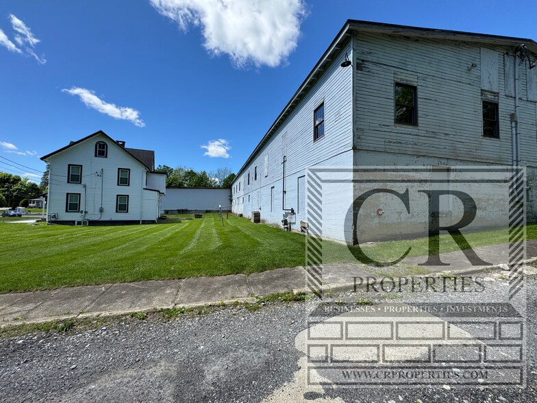 More Photos Of 155 Vineyard Ave, Highland Service For Sale