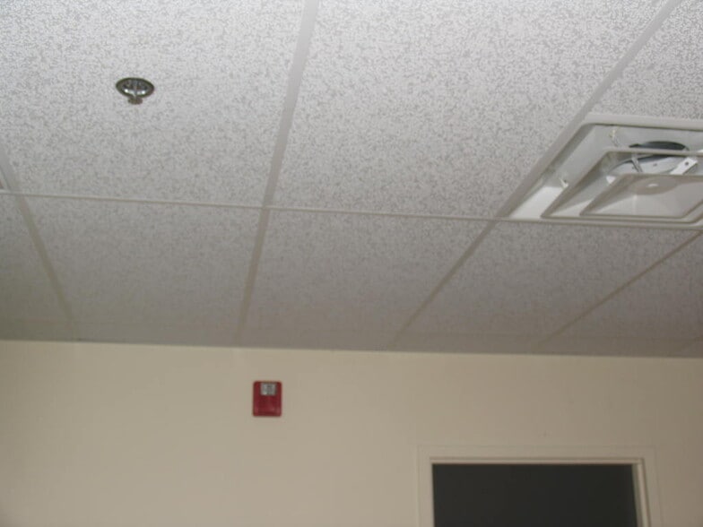 More Photos Of 845 N Main St, Providence Medical For Sale