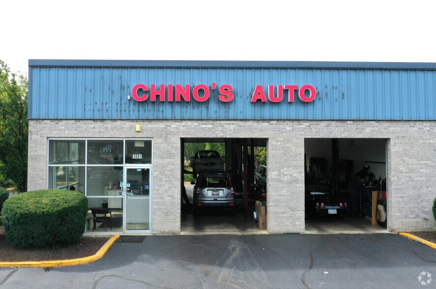 More Photos Of 1801-1811 W Wise Rd, Schaumburg Auto Repair For Sale