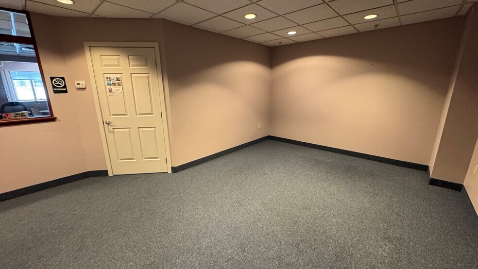 More Photos Of 2925 William Penn Hwy, Easton Office For Lease