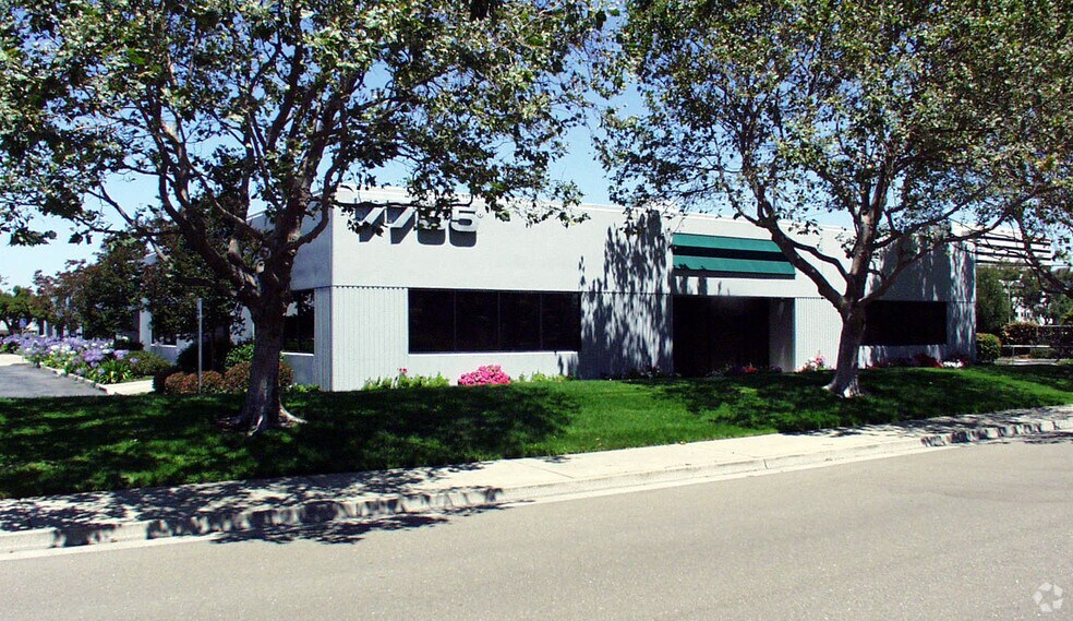 More Photos Of 7755 Pardee Ln, Oakland Research And Development For Lease