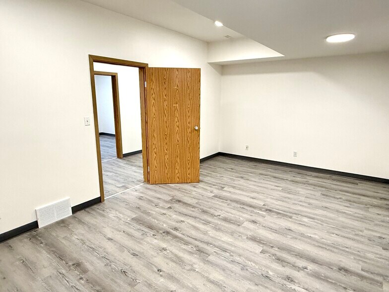 More Photos Of 8 Van Der Horn Way, Red Deer County Truck Terminal For Sale