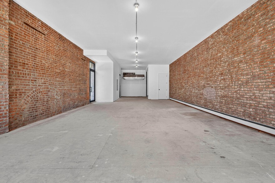 More Photos Of 376 Union Ave, Brooklyn Apartments For Lease