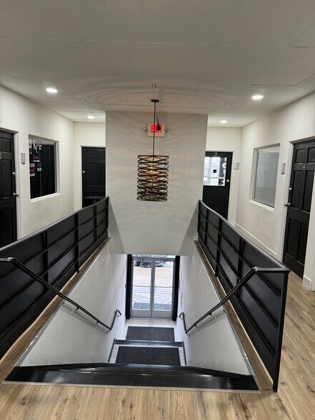 More Photos Of 324-328 N Dixie Dr, Vandalia Storefront Retail Office For Lease