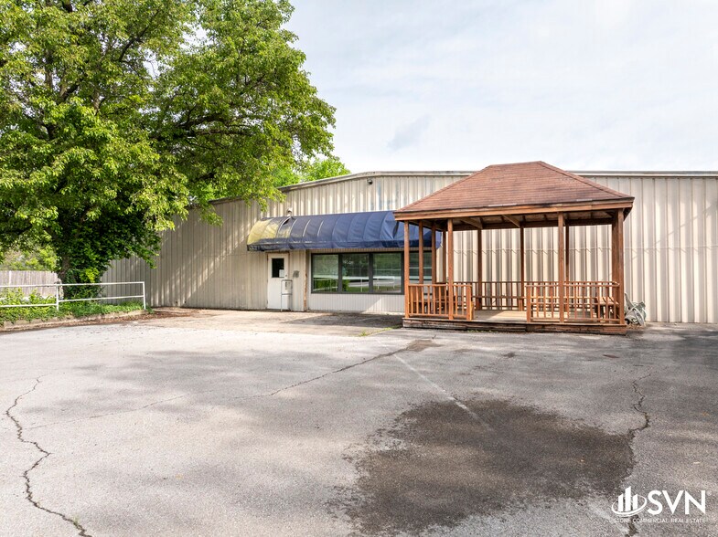 More Photos Of 650 High St, Danville Office For Sale