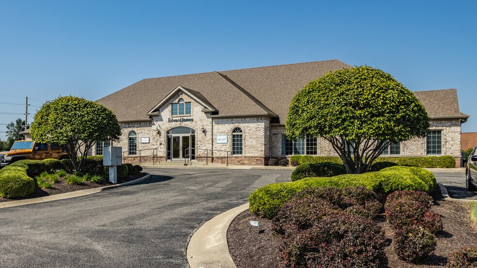 More Photos Of 698 Oldefield Commons Dr, Greenwood Medical For Sale