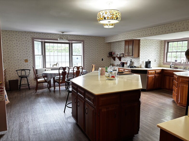 More Photos Of 205 Grandview Dr, Frankfort Religious Facility For Sale
