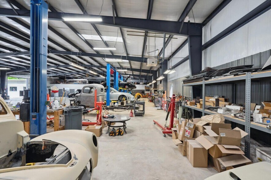 More Photos Of 20 Bellamy Pl, Stockbridge Warehouse For Sale