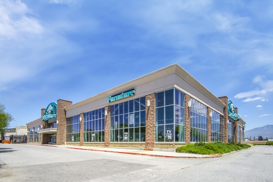 More Photos Of 1482 E 2nd St, Beaumont General Retail For Lease