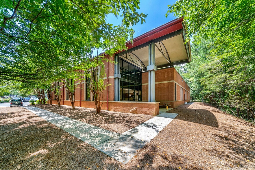 More Photos Of 1000 Commerce Dr, Peachtree City Medical For Sale