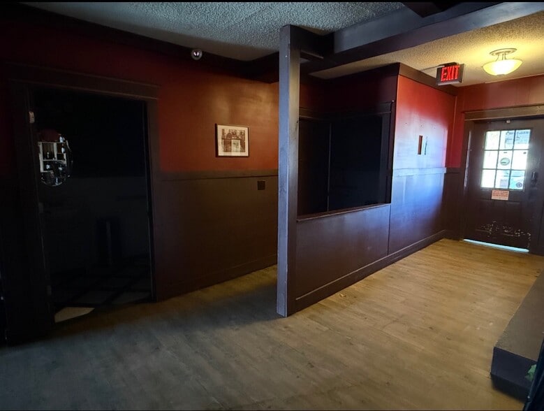 More Photos Of 30 S McKinley St, Coats Sports And Entertainment For Sale
