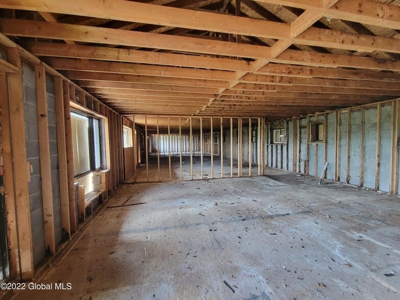 More Photos Of 9071 US Route 9W, Athens Hotel For Sale
