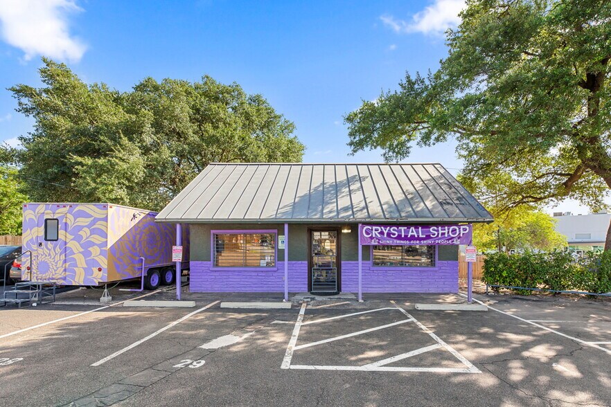 Primary Photo Of 2120 S Lamar Blvd, Austin Freestanding For Sale