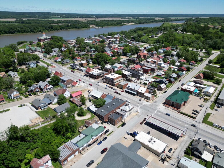 More Photos Of 113 W 5th St, Hermann Storefront Retail Office For Sale