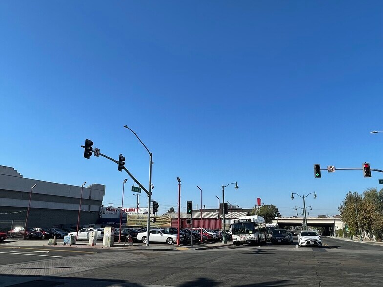 More Photos Of 110 W 8th St, National City Auto Dealership For Lease