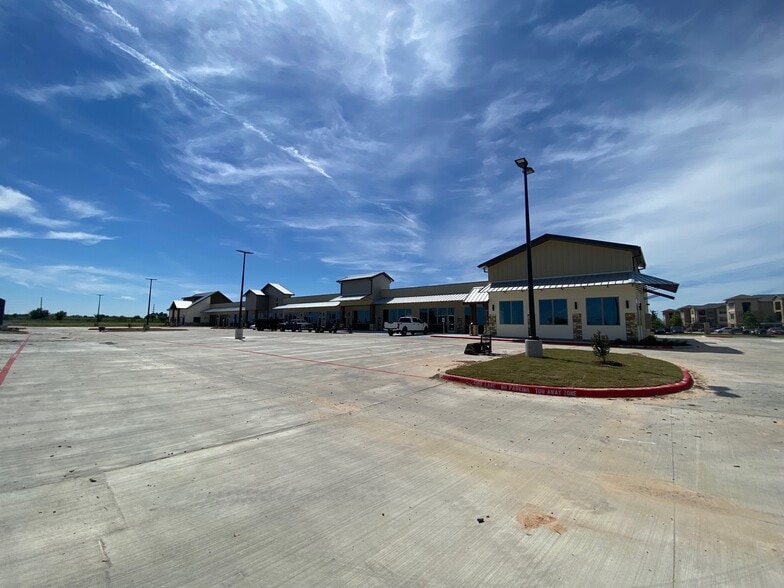 More Photos Of 2533 W Grand Pkwy N, Katy Storefront For Lease