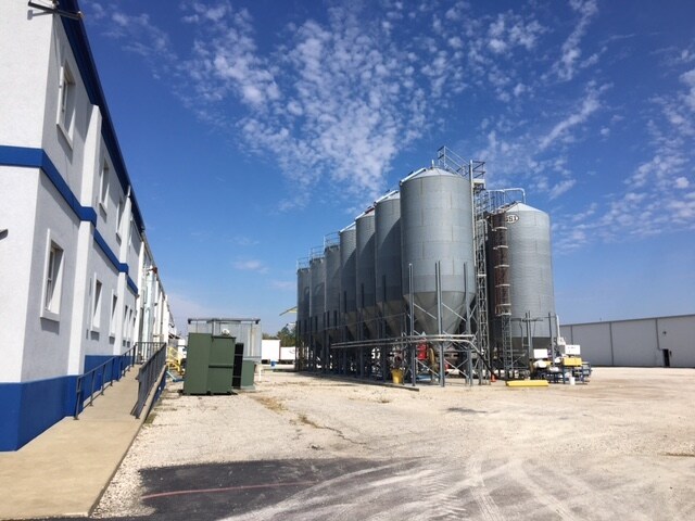 More Photos Of 1700 Lynch Rd, Evansville Warehouse For Lease