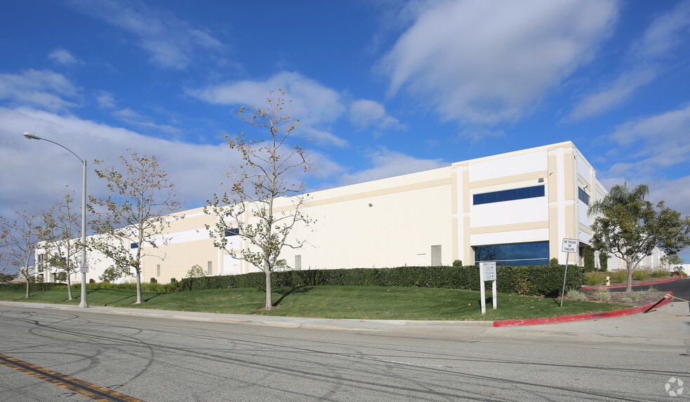 More Photos Of 1560 Sierra Ridge Dr, Riverside Distribution For Lease