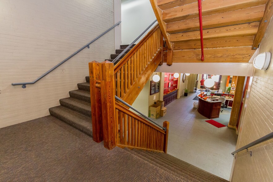 More Photos Of 125 High Rock Ave, Saratoga Springs Office For Sale