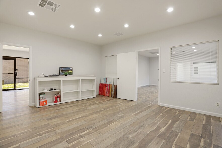 More Photos Of 5637 N Pershing Ave, Stockton Medical For Lease