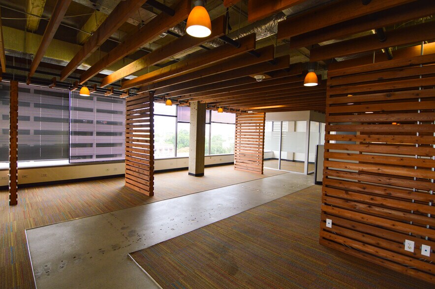 More Photos Of 425 Soledad St, San Antonio Loft Creative Space For Sale
