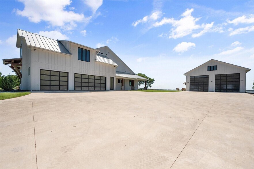 More Photos Of 121 Elm, Kerens Lodge Meeting Hall For Sale