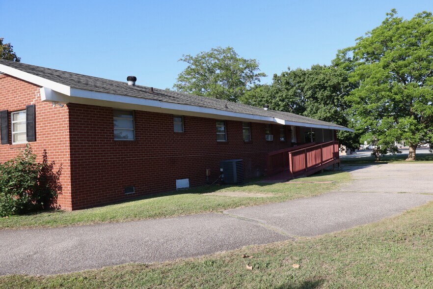 More Photos Of 1107 Erwin Rd, Dunn Healthcare For Sale