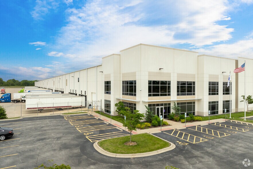 More Photos Of 3919 Lakeview Corporate Dr, Edwardsville Distribution For Lease