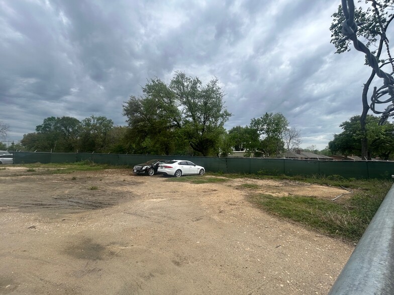 More Photos Of 10751 Almeda Genoa Rd, Houston Office For Sale