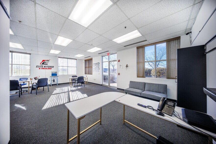 More Photos Of 1221 Commerce Dr, Crete Warehouse For Lease